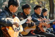 《娱乐至死》吉他谱_李坤_吉他弹唱谱4/4拍
