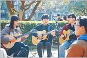 《真心英雄》吉他谱_成龙_吉他弹唱谱4/4拍