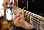 《花飞花》吉他谱_覃沐曦_吉他弹唱谱4/4拍
