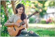 《感谢你陪着我》吉他谱_赵荣_吉他弹唱谱4/4拍